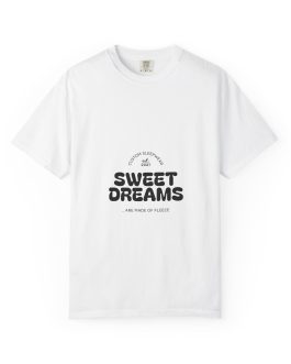 Sweet Dreams text graphic T-shirt | Retro script, minimalist sleep theme